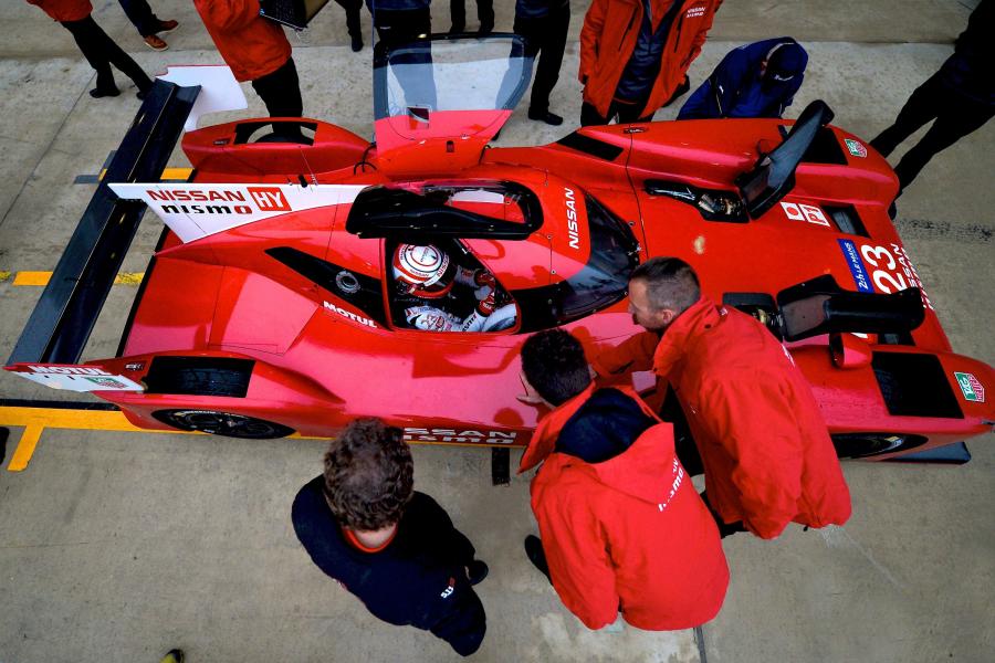  Nissan GT-R LM Nismo 2015 года  (фото 15 из 31)